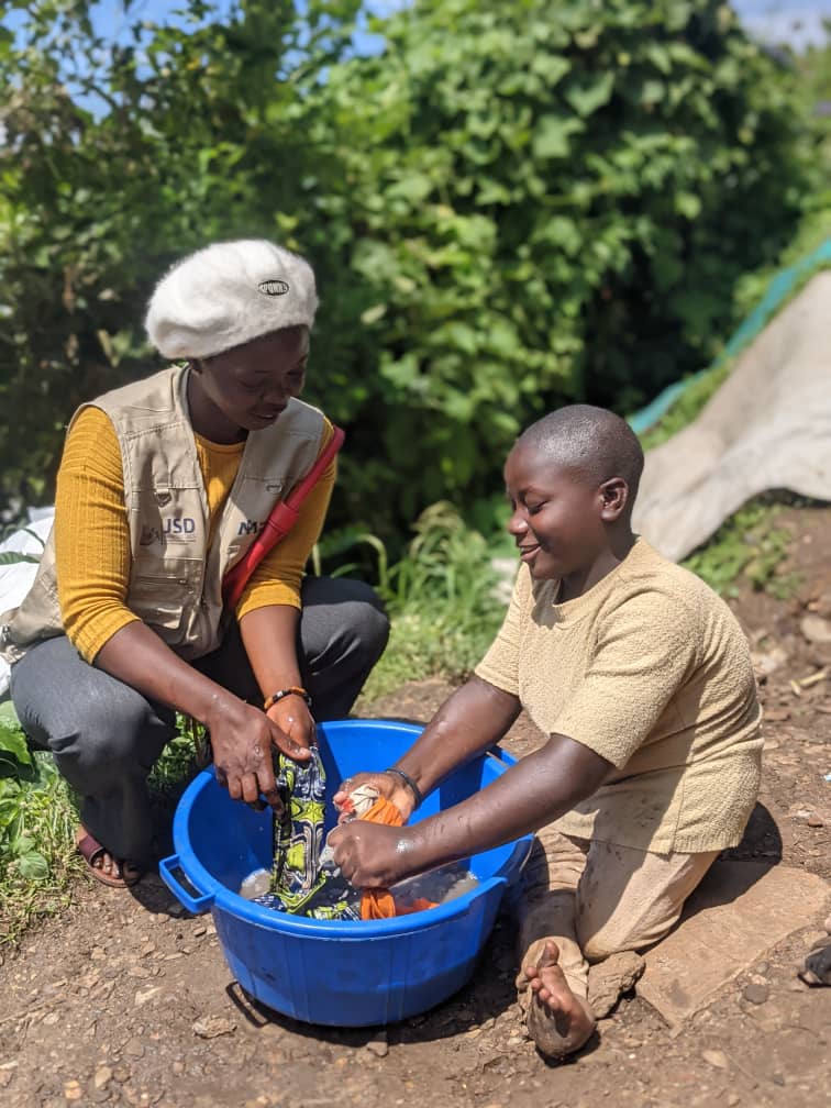 L'espoir au cœur de l'action : L'accompagnement d'un enfant handicapé par JSD˗GL à MINOVA